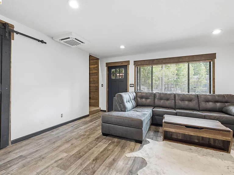 20568 Chief Fuller Way #B — Photo 14