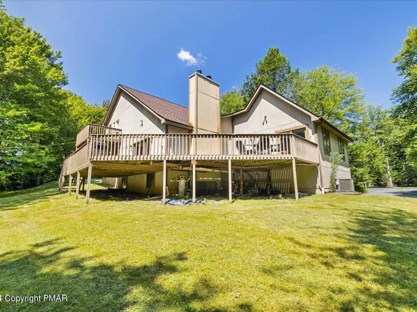 401 Minsi Trl W, Long Pond, PA 18334