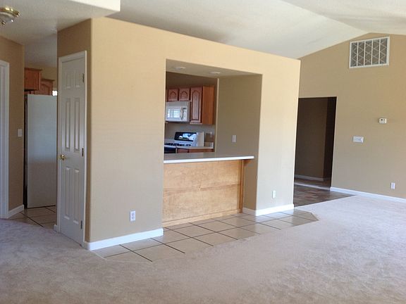 4th image of 704-255 Anita Dr