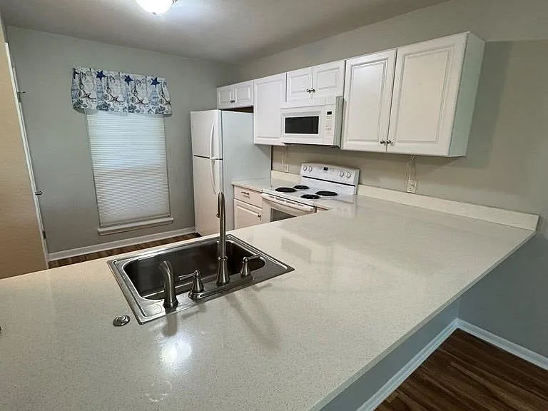 302 Saint Andrews St #A102 — Photo 4