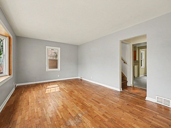 3rd image of 1050 Bloomfield Ave