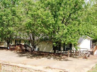 806 Dogwood Ln, Townville, SC 29689