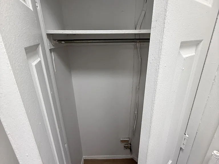 420 Watkins St #4E — Photo 11