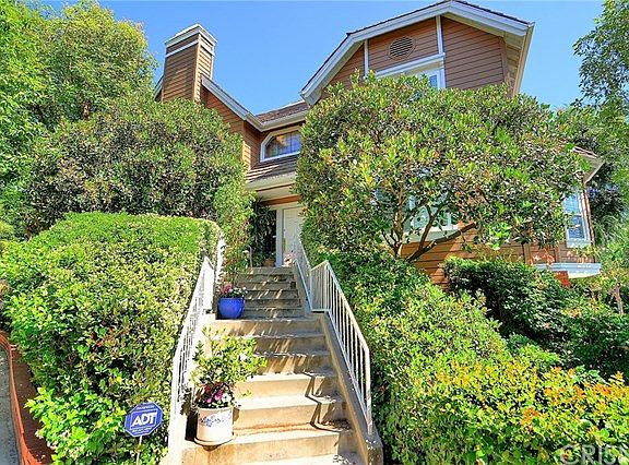 2nd image of 20950 Oxnard St APT 51