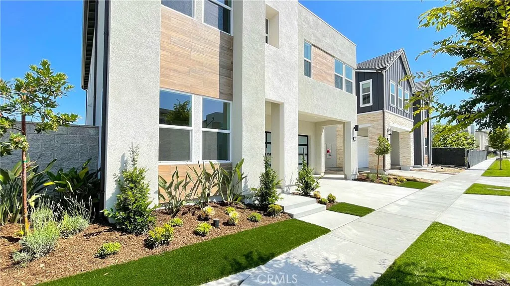 5 bed, 3176 sqft, $7,000 — Photo 2