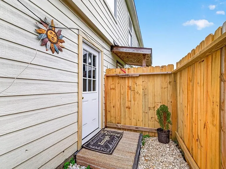 15811 Natchez Brook Ln #B — Photo 12