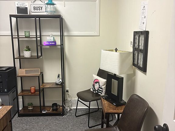 5th image of 204 Rogosin Dr #1