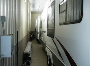 5881 Fenton Rd, Fenton, MI 48430