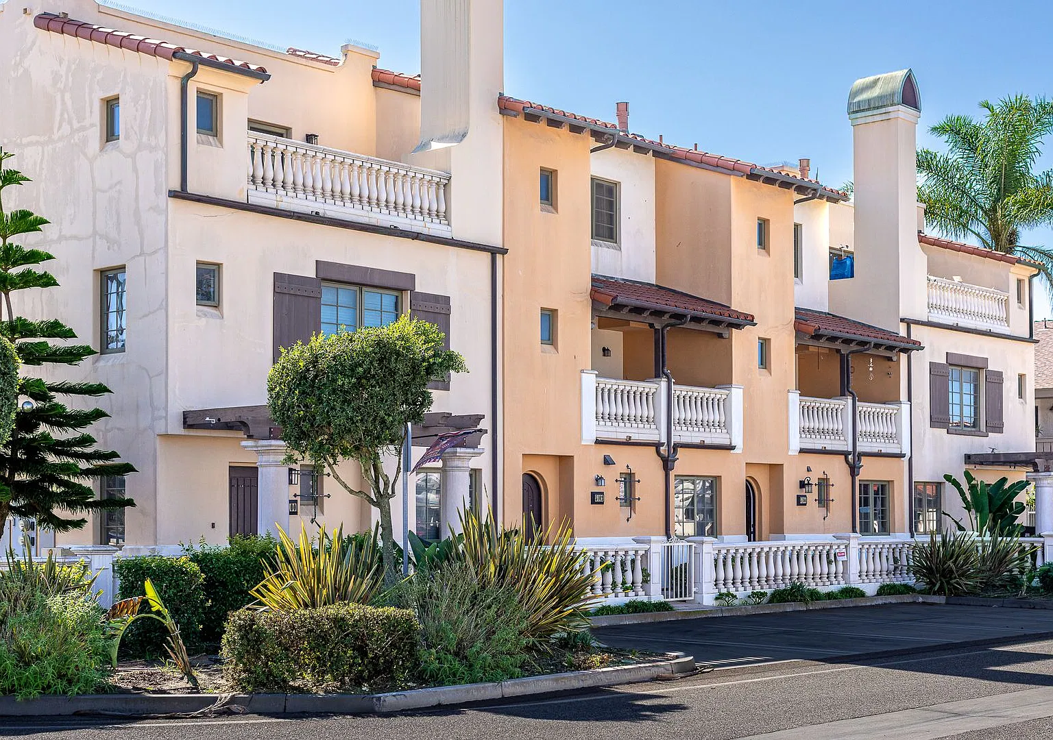 3 Bedroom + 3.5 Bathroom Condo | Mandalay Shores | Oxnard | Fully Furnished Rental — Photo 2