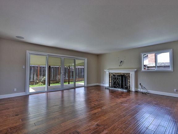 5th image of 3089 Woodcrest Dr