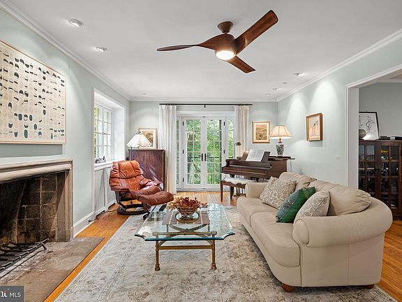 3rd image of 419 Gate Ln