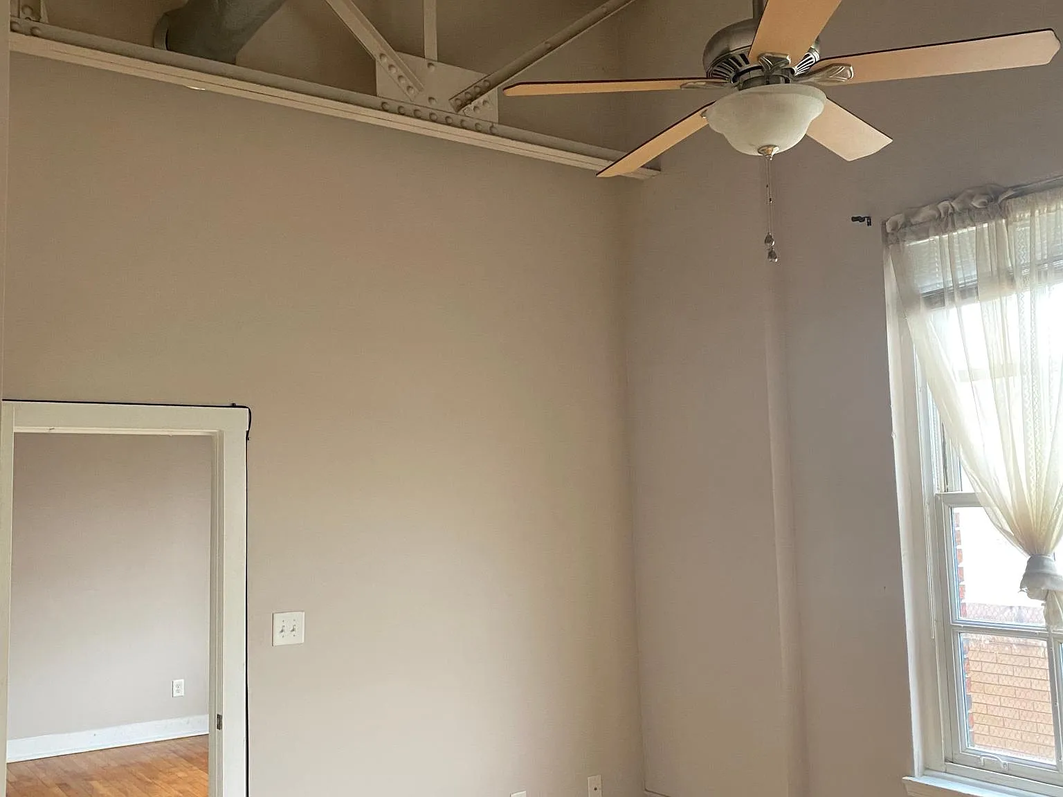 133 S Garnett St — Photo 3