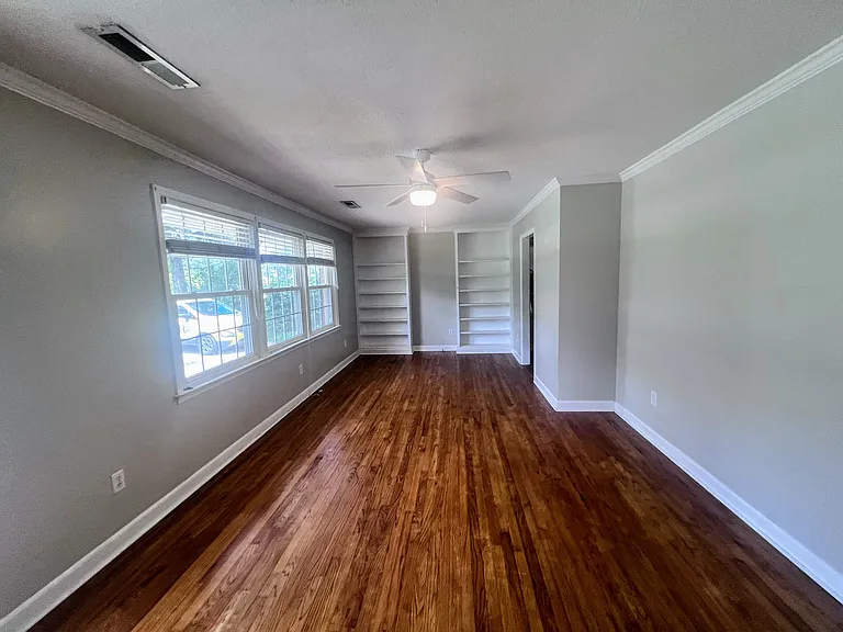 7702 Woodland Dr LV 2_07172025