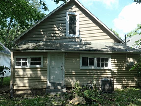 3rd image of 415 N Bradley Ave