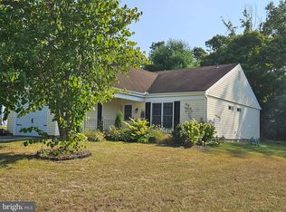 25 New Castle Dr, Southampton, NJ 08088