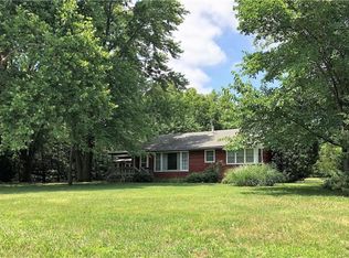 1525 E 4th St, Tonganoxie, KS 66086