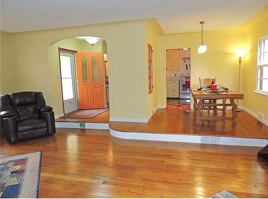 4th image of 3245 Poly Dr