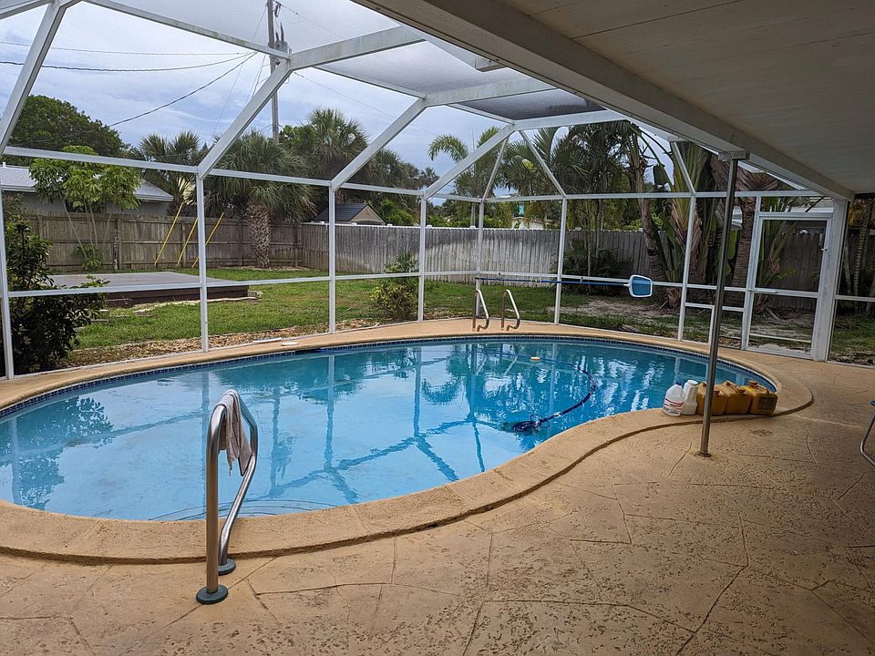 1st image of 1236 Seminole Dr