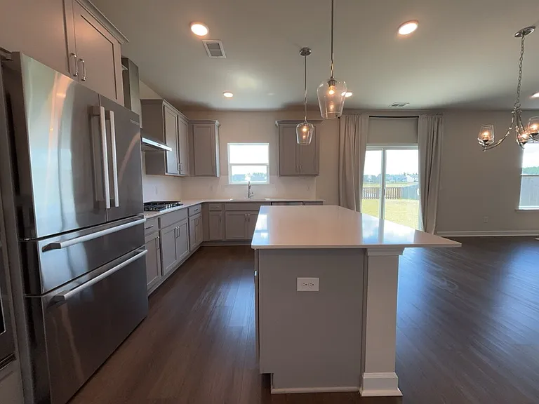 445 Navona Dr — Photo 13