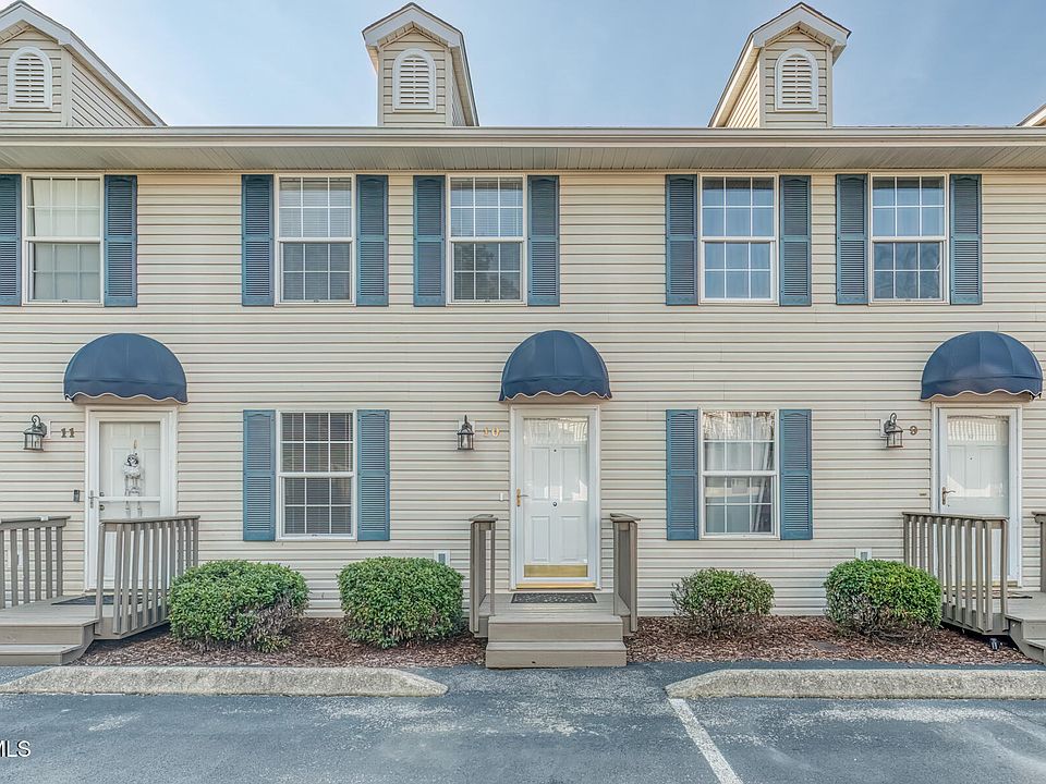 1st image of 10 Pepper Ridge Ct #10