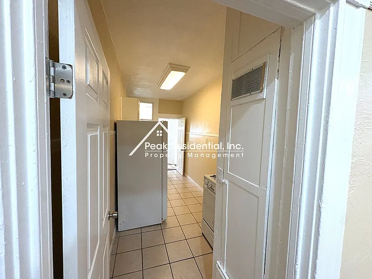 20th704-706 — Photo 12