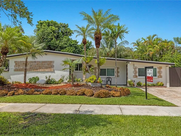 18700 Belmont Dr, Cutler Bay, FL 33157