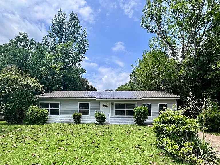 147 Beech St — Photo 13