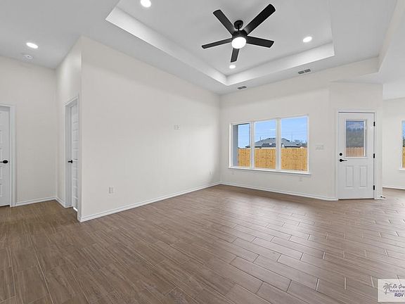 5th image of 17921 Spruce Dr