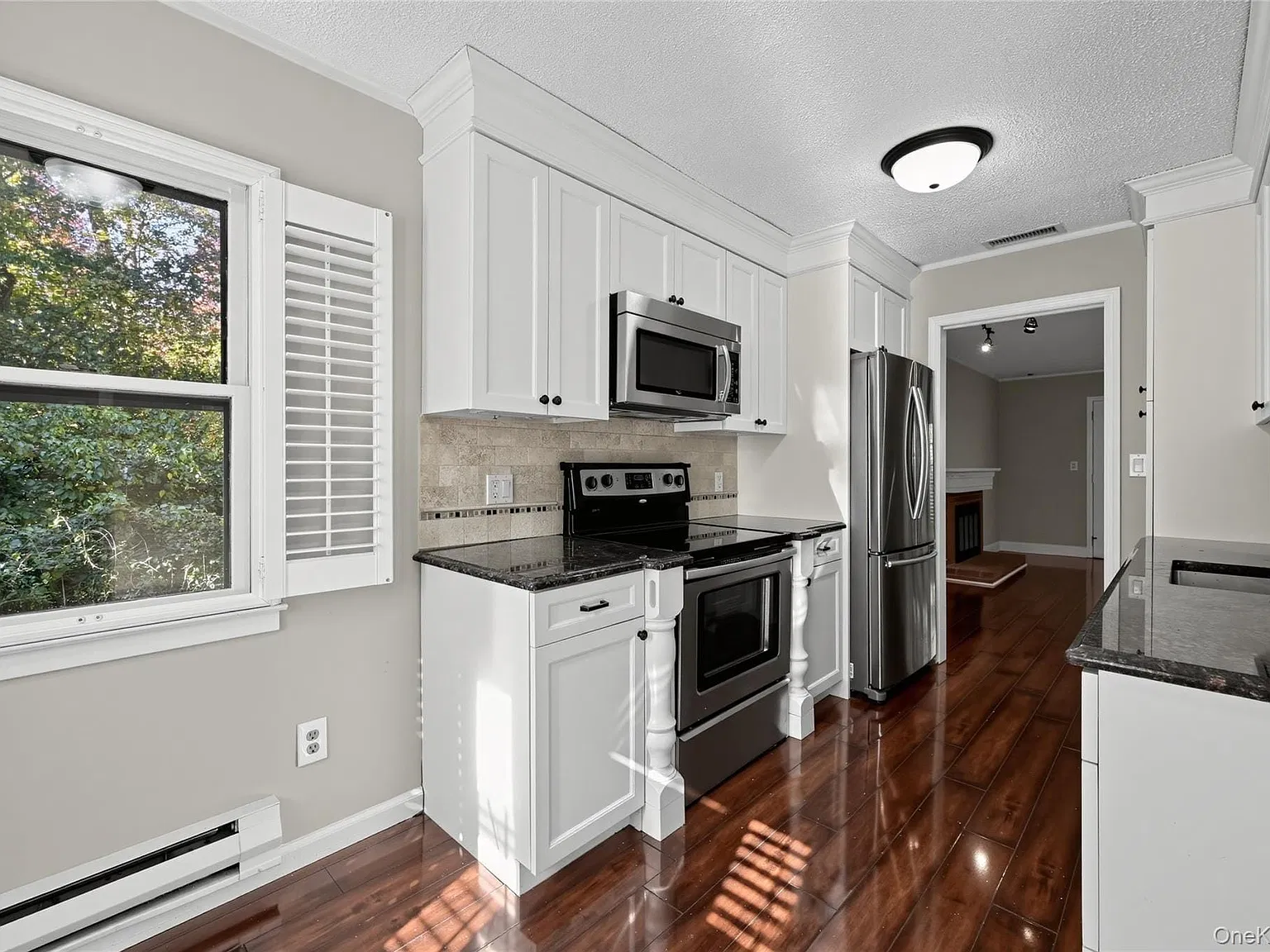 2 bed, 1.5 bath, 1205 sqft, $3,600 — Photo 4