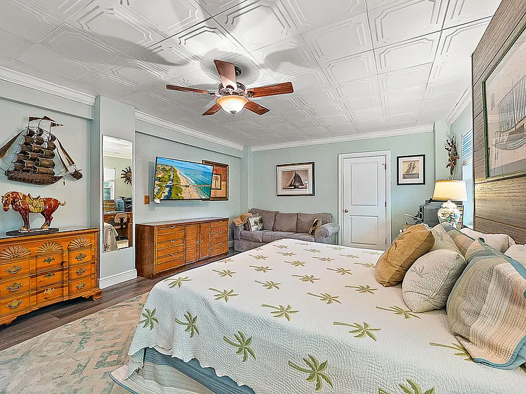12140 SE Indian River Dr N — Photo 32