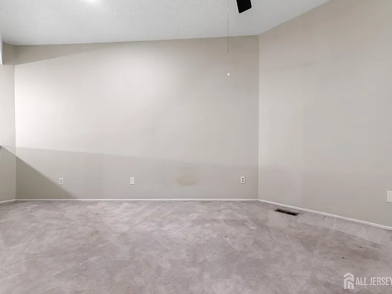 496 Westgate Dr — Photo 25