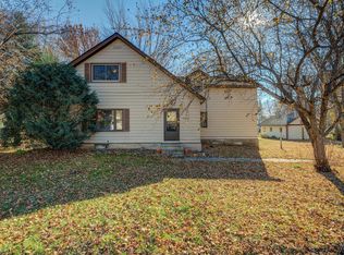 104 W Warren St, Roberts, WI 54023