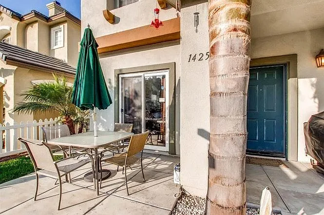1425 Normandy Dr — Photo 2
