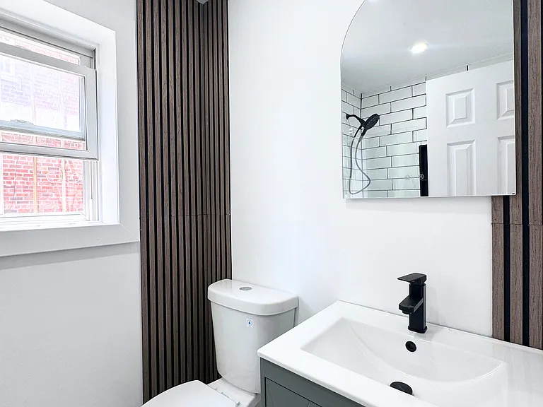 964 Ashford St #1 — Photo 14