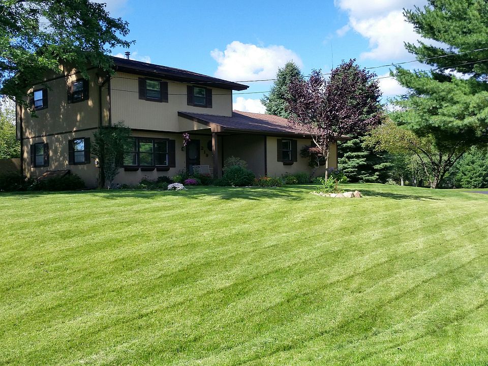 1st image of 219 Singletree Ln
