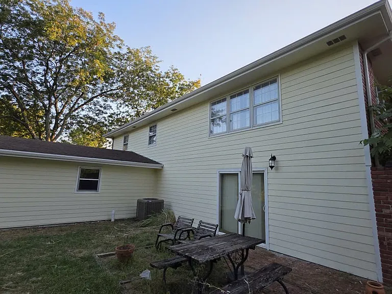 510 Queens Rd — Photo 15