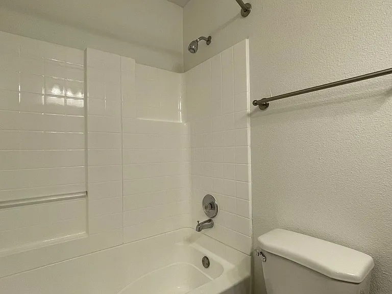 Park Plaza Apartments — Photo 86