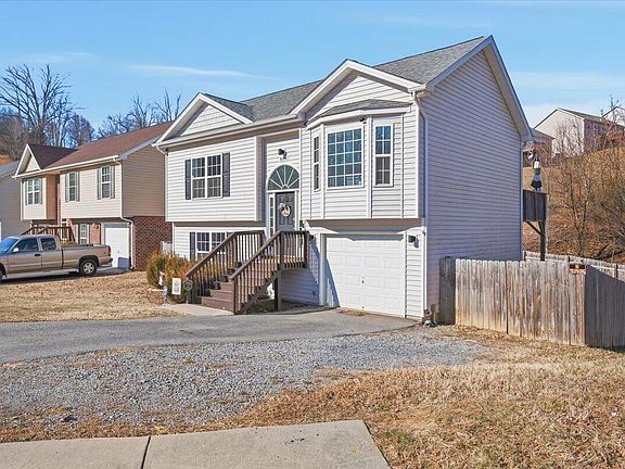 3rd image of 4509 Autumn Ln NW