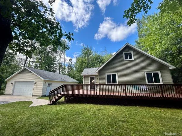 139 Heritage Way, Roscommon, MI 48653