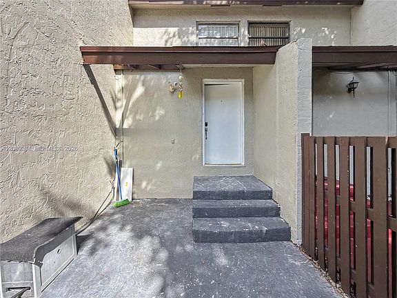5th image of 10010 NW 9th Street Cir