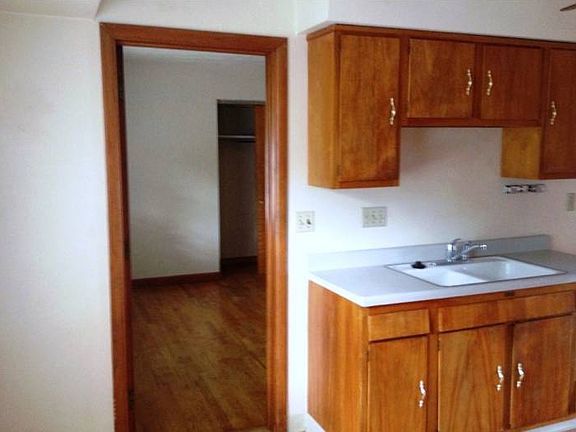 5th image of 523 E Cottage Ave