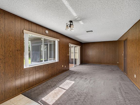 4th image of 9820 Jonquil Circle N