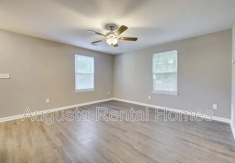 306 W Buena Vista Ave — Photo 4