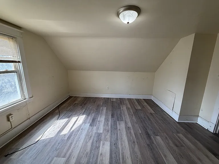 277 Crandall Ave #3 — Photo 4