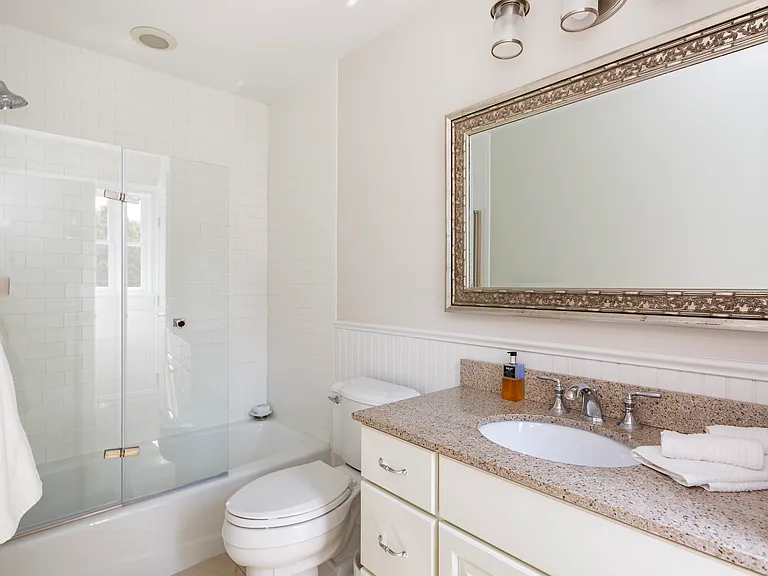 360 Canoe Place Rd — Photo 32