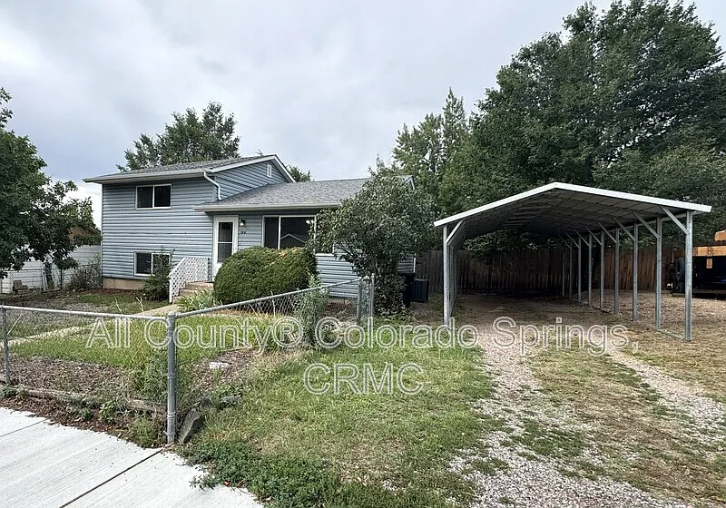 1907 McCooke Dr