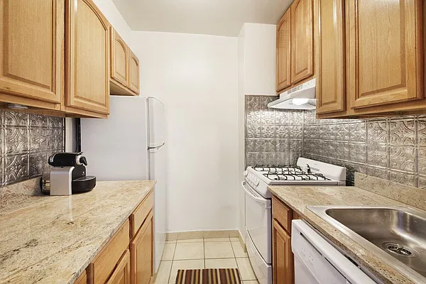 Sold by Stribling | media 3