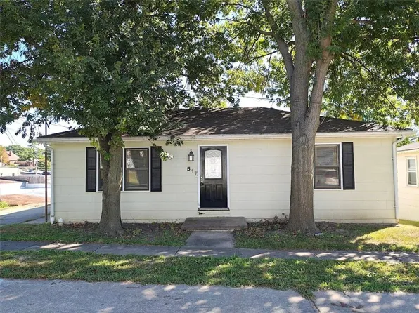 517 1st St, Platte City, MO 64079