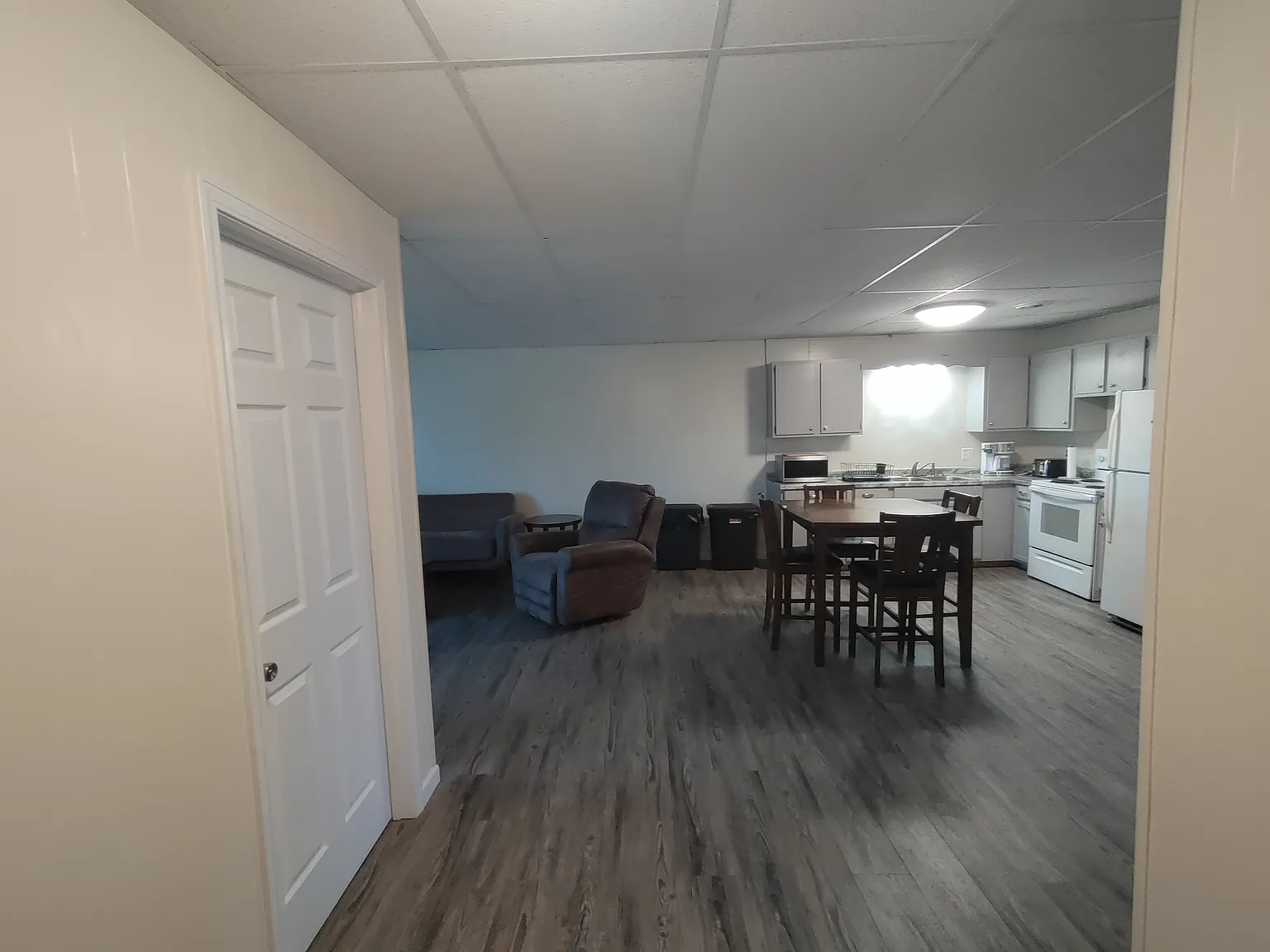 3 bed, $1,900 — Photo 1