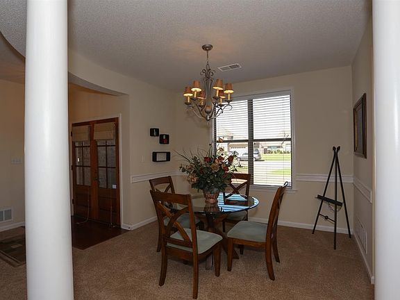 5th image of 8496 Meadow Vale Dr